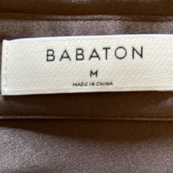 Gorgeous Babaton Sable Button-Up Blouse in Rich Mocha Brown. Size Medium. NWT - Picture 8 of 11